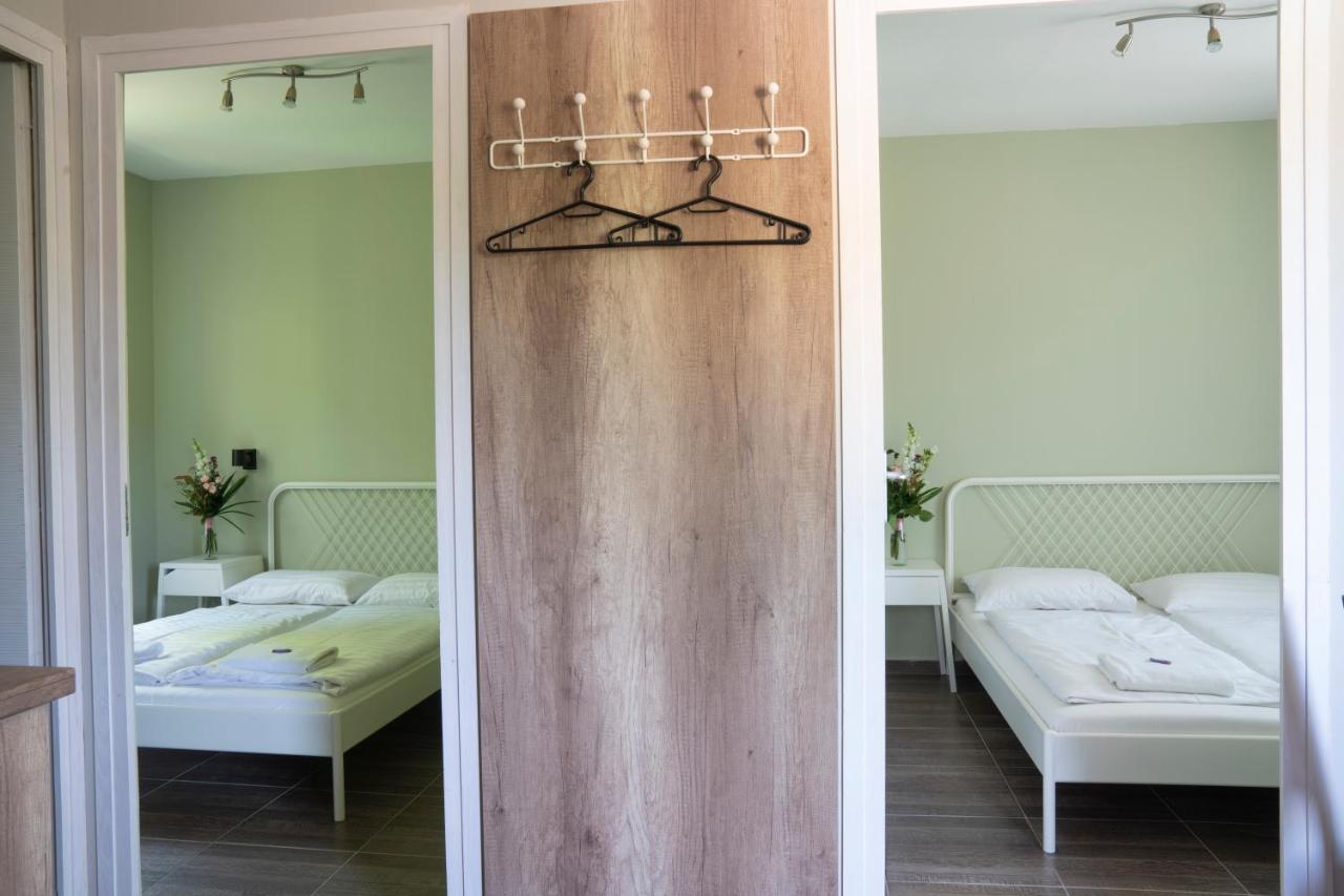Tulipan Apartman Eger Exterior foto